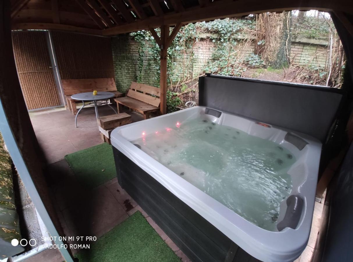 Met Prive Jacuzzie